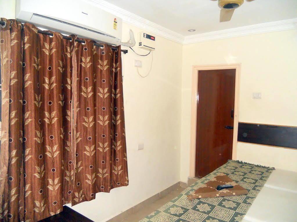 Hotel Sahasra Residency Tirupati Eksteriør bilde