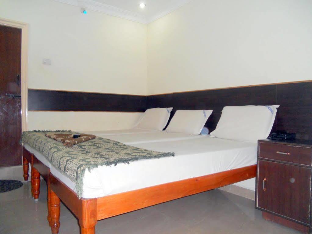 Hotel Sahasra Residency Tirupati Eksteriør bilde