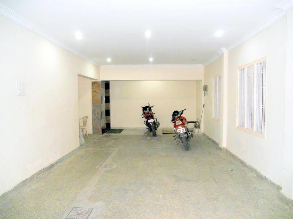 Hotel Sahasra Residency Tirupati Eksteriør bilde