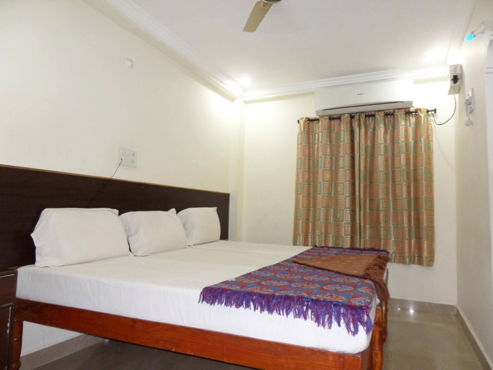 Hotel Sahasra Residency Tirupati Eksteriør bilde