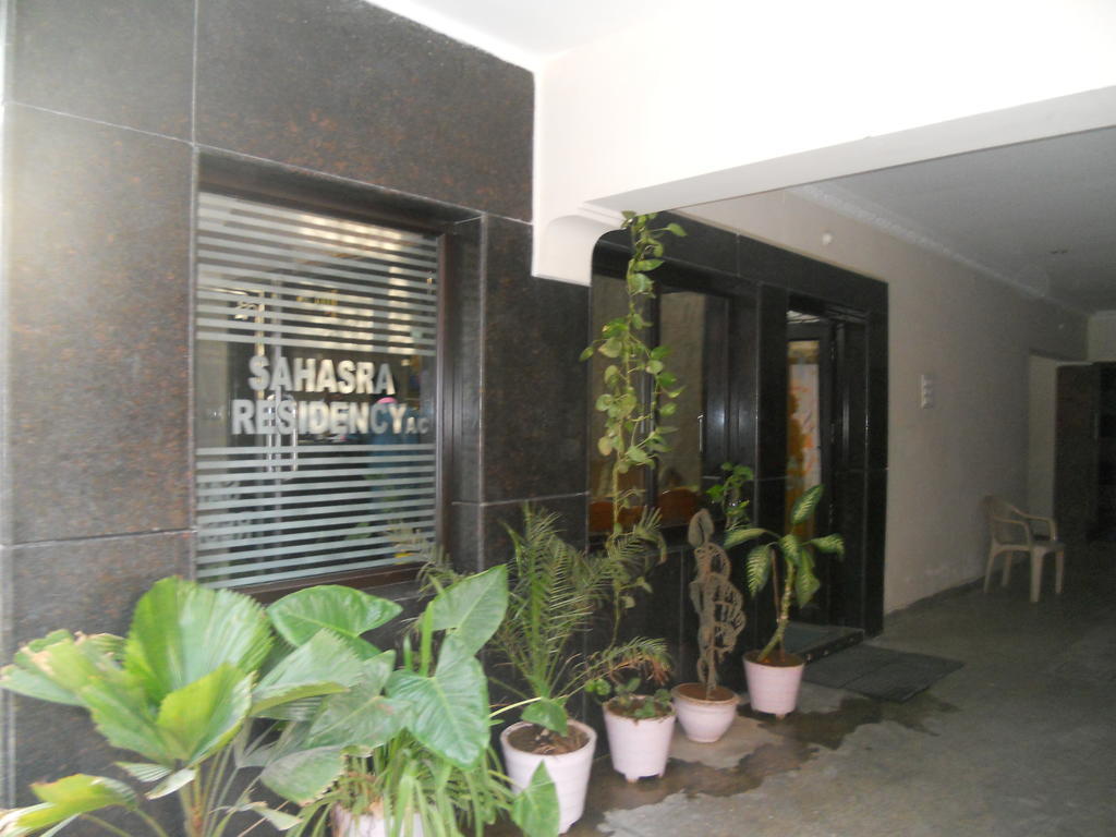 Hotel Sahasra Residency Tirupati Eksteriør bilde